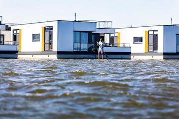 Hausboot für 6 Personen, mit Seeblick und Terrasse in Ribnitz-Damgarten