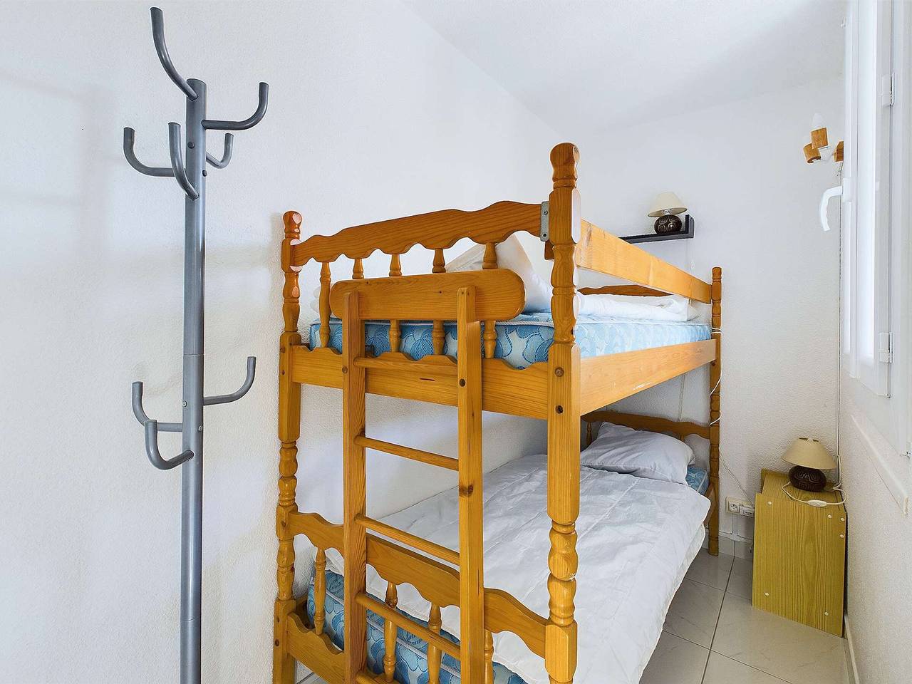 Entire apartment, Air-conditioned 2-room + cabin apartment with parking in the heart of Marseillan-Plage in Marseillan, Mediterranean Coast (France)