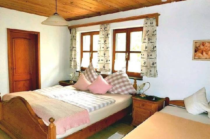 Ferienwohnung für 4 Personen, mit Garten und Balkon, mit Haustier in Hutthurm