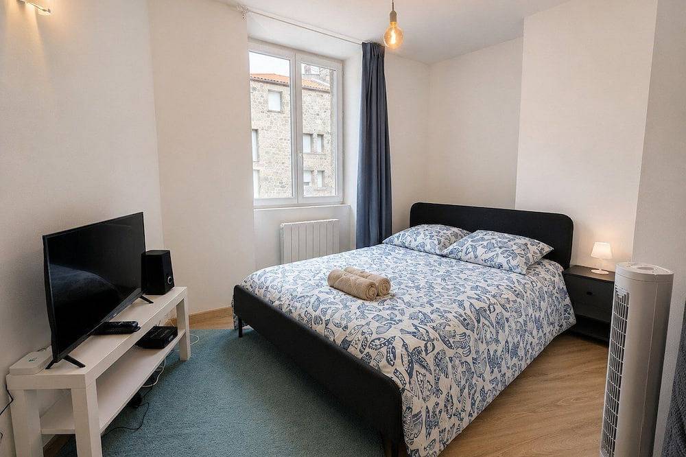 Appartement entier, Le Petit Forez, Cosy et Authentique in Saint-Bonnet-le-Château, Montbrison