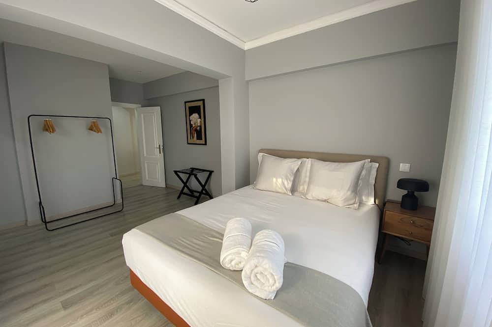 Entire apartment, Estoril Casino 3 Bedrooms With Pool in Cascais e Estoril, Costa de Lisboa