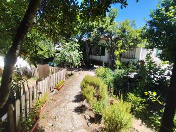 Gîte pour 5 personnes, avec vue et terrasse, animaux acceptés à La Adrada