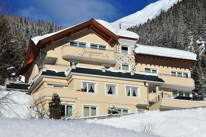 Entire holiday apartment, "Top 3"/living-bedroom/shower/toilet in Ischgl, Verwall mountains