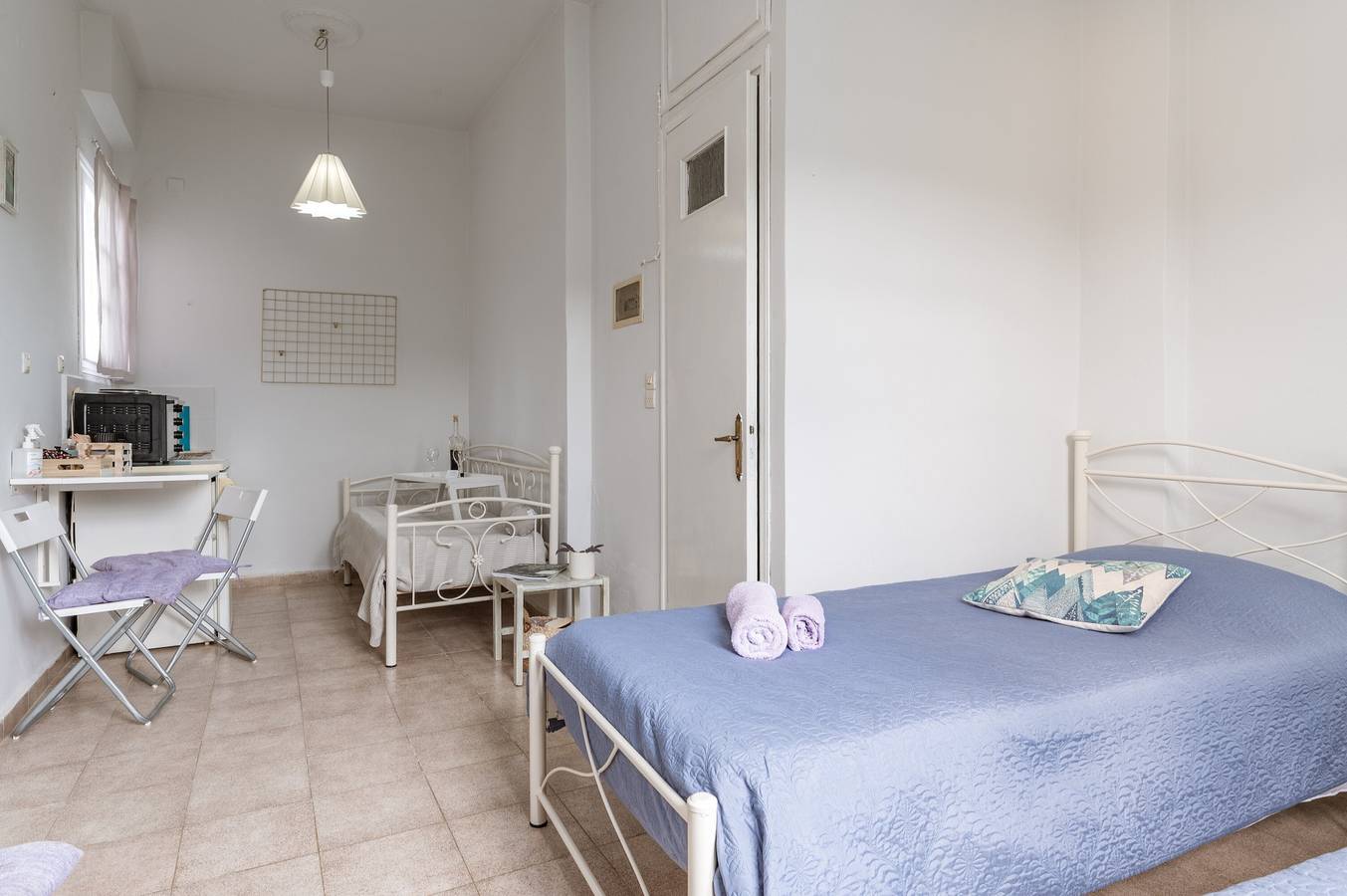 Ganze Wohnung, Ferienwohnung 'Stenies Little Nook' mit Bergblick, Wi-Fi und Klimaanlage in Andros