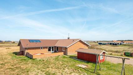 Ferienhaus für 15 Personen, mit Whirlpool und Terrasse sowie Pool und Sauna an der Westküste Dänemarks