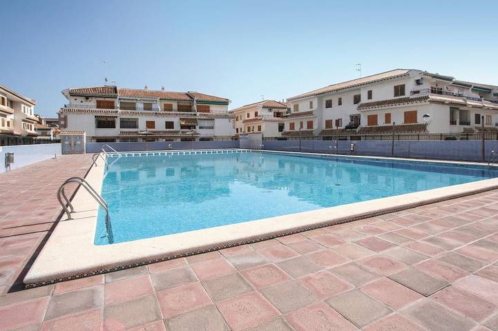 Location de vacances pour 5 personnes, avec piscine et balcon à Orba