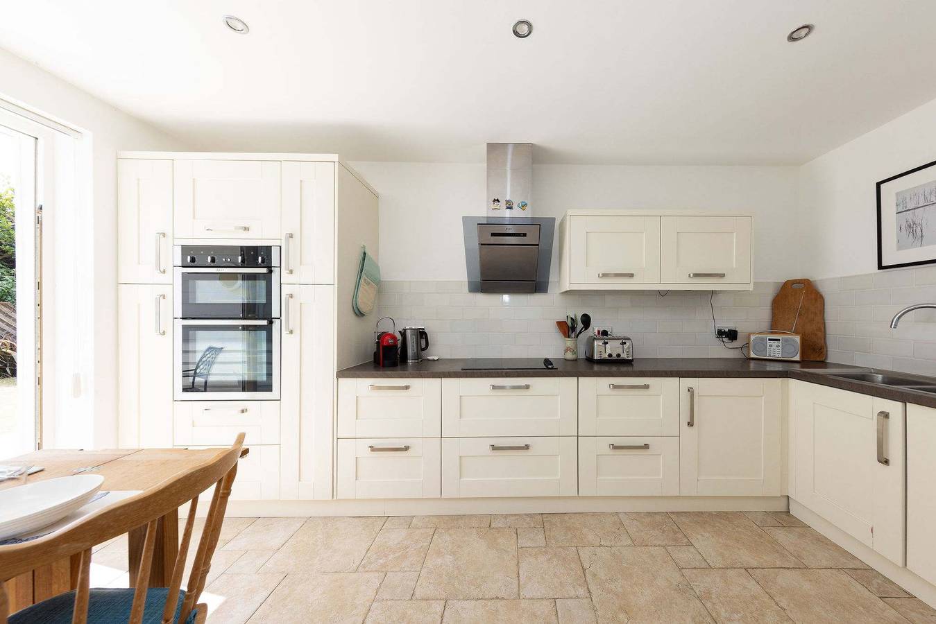 3-Bed Beach Bungalow & Garden, 150m to Sea in West Wittering, West Sussex