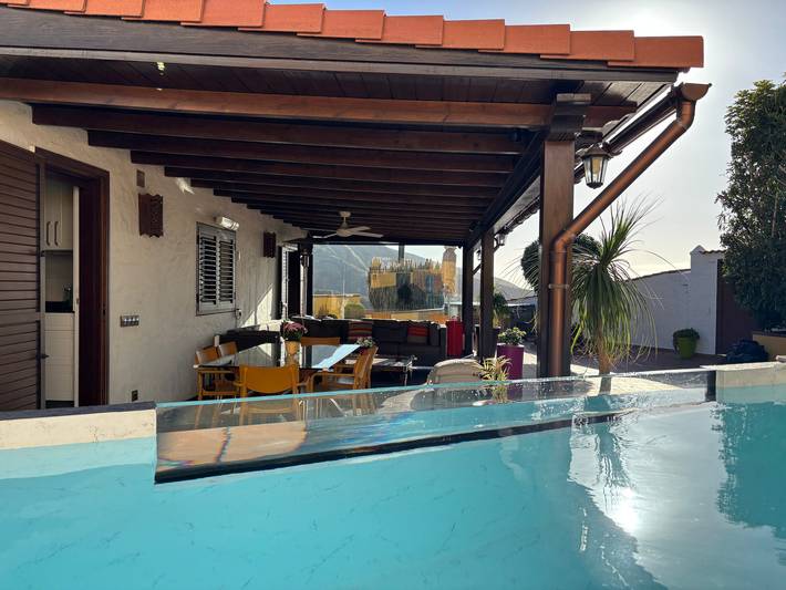 Casa Los Jazmines con piscina y jacuzzi.  Vistas al Mar, Wi-Fi y Aire Acondicionado in La Suerte (Canary Island), Agaete