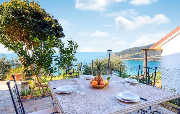 Ferienhaus für 5 Personen, mit Terrasse und Garten in Moneglia - 2