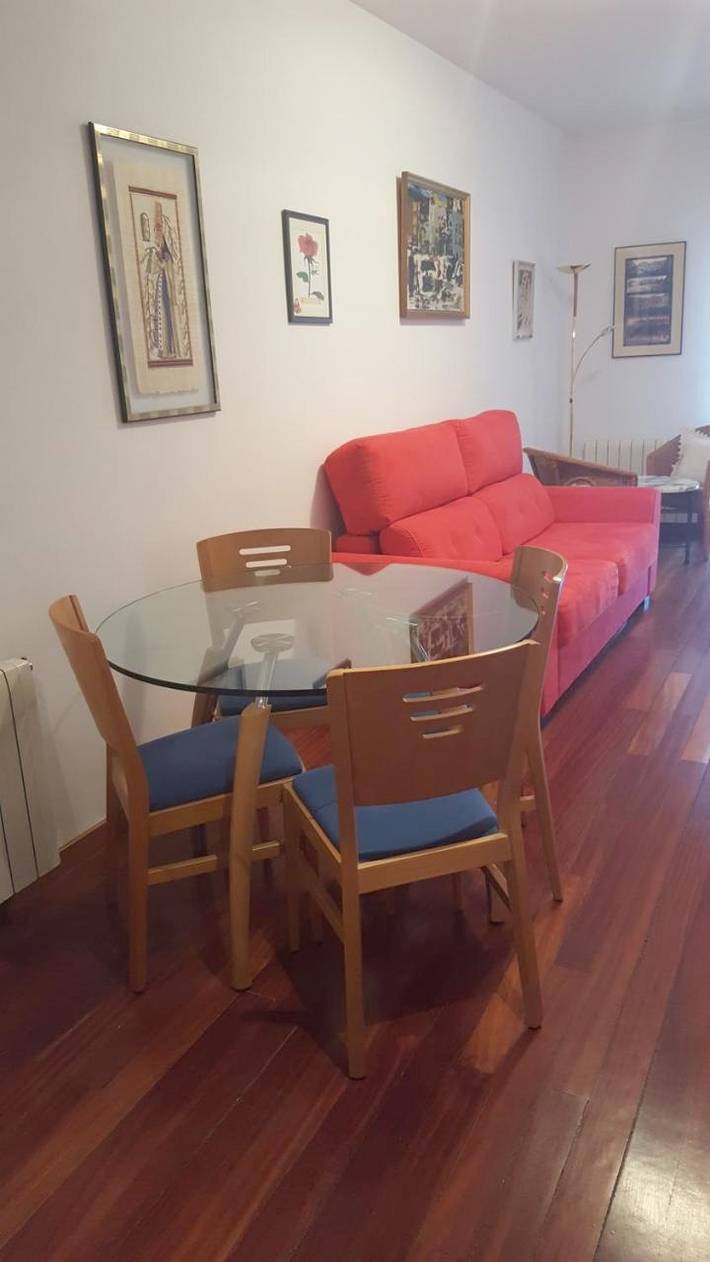 Gîte pour 4 personnes, avec balcon et vue à Vic - 3