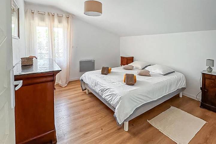 Location de vacances pour 8 personnes, avec jardin à Saint-Aubin-de-Cadelech - 2