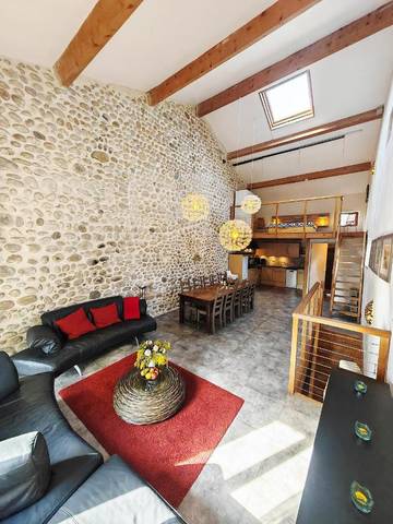 Gîte pour 3 personnes, avec jardin ainsi que vue et piscine, animaux acceptés à Saint-Didier-sous-Aubenas