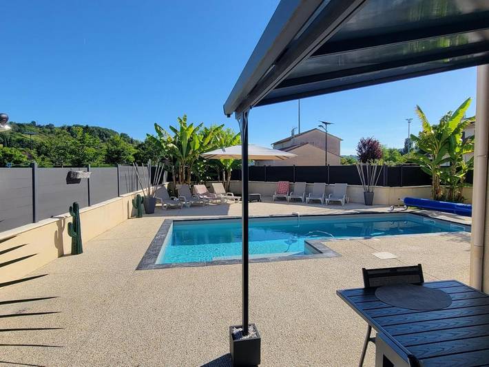 Location de vacances pour 10 personnes, avec vue ainsi que jardin et piscine à Bon-Encontre - 2