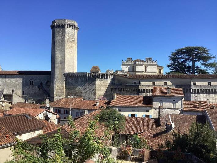 Chambre d’hôte pour 2 personnes, avec Jardin ainsi que Piscine et Vue
