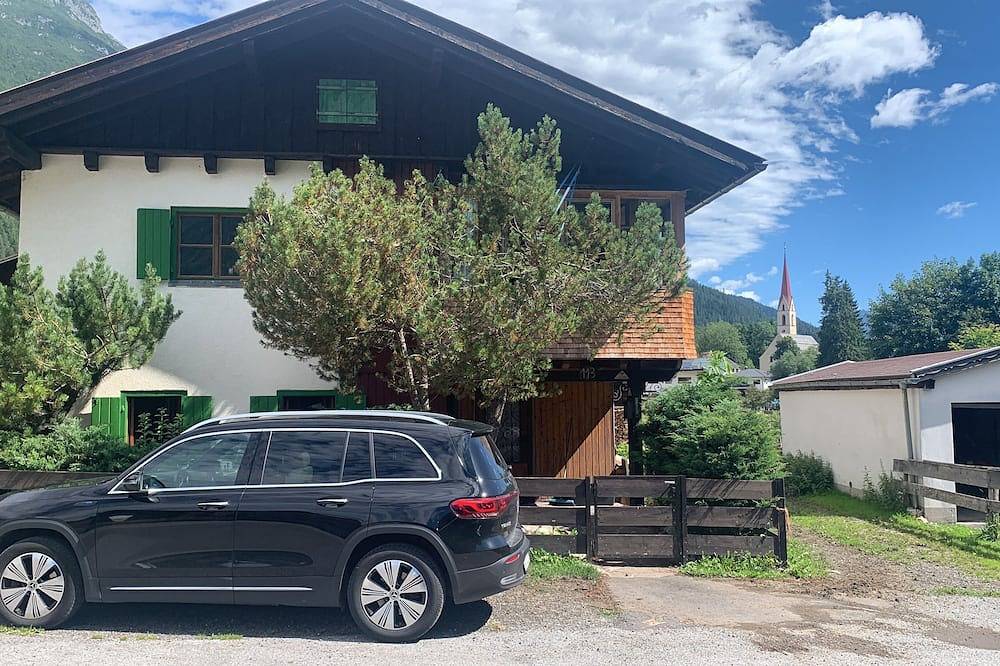 Ferienhaus im Lechtal mit Kachelofen und Sauna in Häselgehr, Allgäuer Alpen (Österreich)