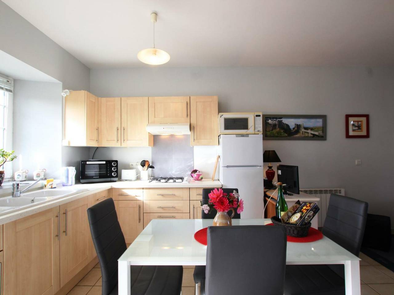 Studio entier, Découvrez la quiétude du Cotentin: charmant gîte équipé, jardin clos, proche dunes et îles Anglo-Normandes. in Baubigny, Côte de la Déroute