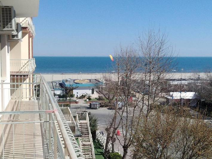Ferienwohnung für 3 Personen, mit Balkon und Terrasse sowie Ausblick in Cervia - 2