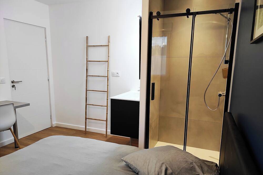 ⭐Villa Felicidad ⭐Sublime⭐Near hypercentre ⭐Parking safe⭐Wifi⭐Private terrace in Viriat, Bourg-en-Bresse und Umgebung