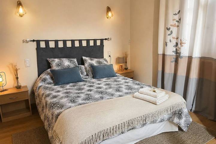 Location de vacances pour 2 personnes, avec Jardin à Gond-Pontouvre