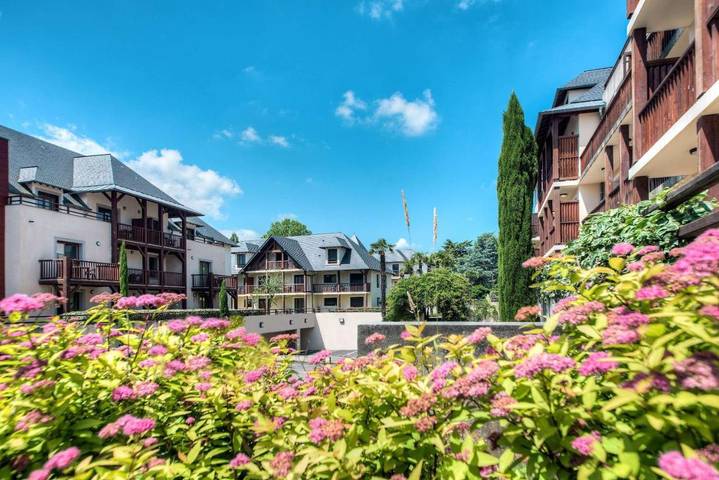 Location de vacances pour 2 personnes, avec Terrasse ainsi que Jardin et Piscine à Lourdes - 3