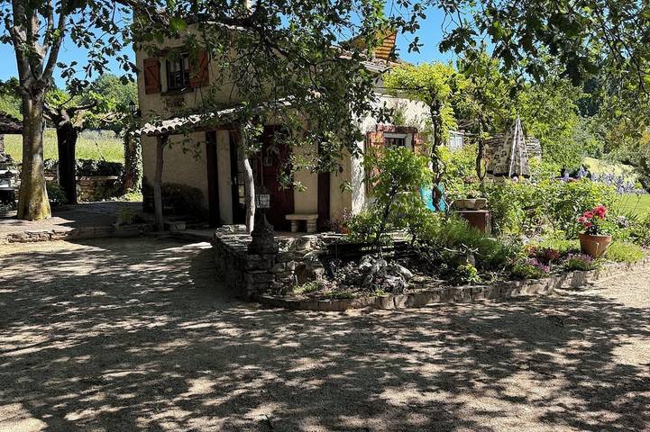 Gîte pour 2 personnes, avec Terrasse et Jardin