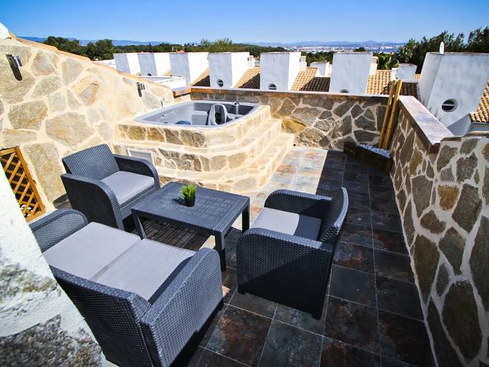 Villa pour 8 personnes, avec jacuzzi ainsi que piscine et jardin, animaux acceptés à Salou - 2