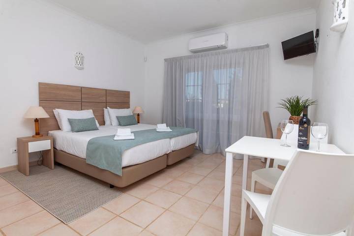 Ferienpark für 2 Personen, mit Pool und Kinderpool sowie Garten und Ausblick in Portugal - 3