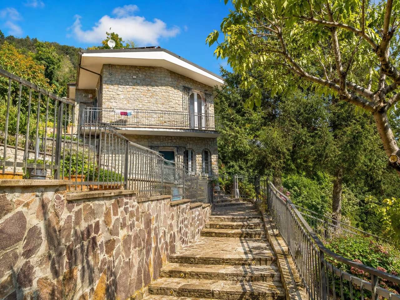 Rifugio nel Bosco – Romantic Couples’ Retreat with Jacuzzi in Godiasco Salice Terme, Oltrepò Pavese