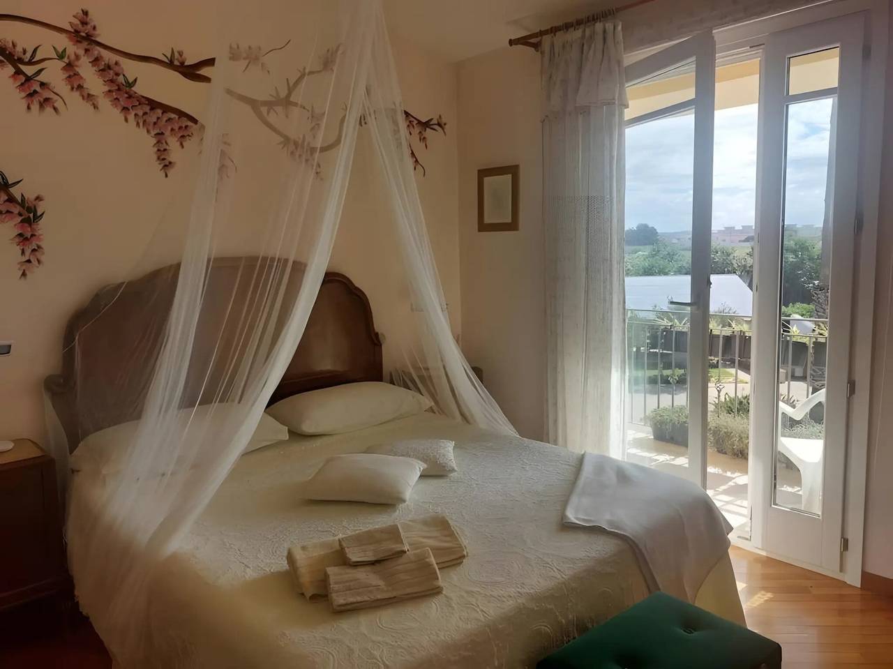 Appartamento intero, Camera con Vista Piscina, Piscina Condivisa, Wi-Fi e Aria Condizionata in Marsala, Provincia di Trapani