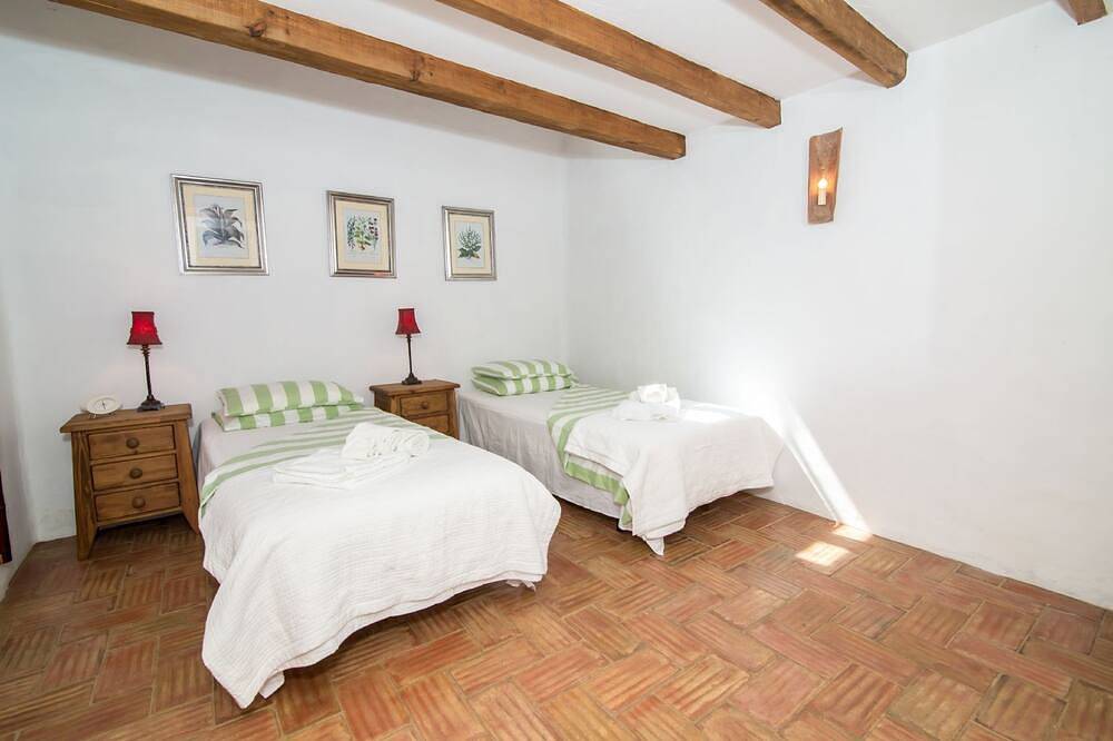 The Figos - sleeps up to 9 in Bordeira, Faro Distrikt