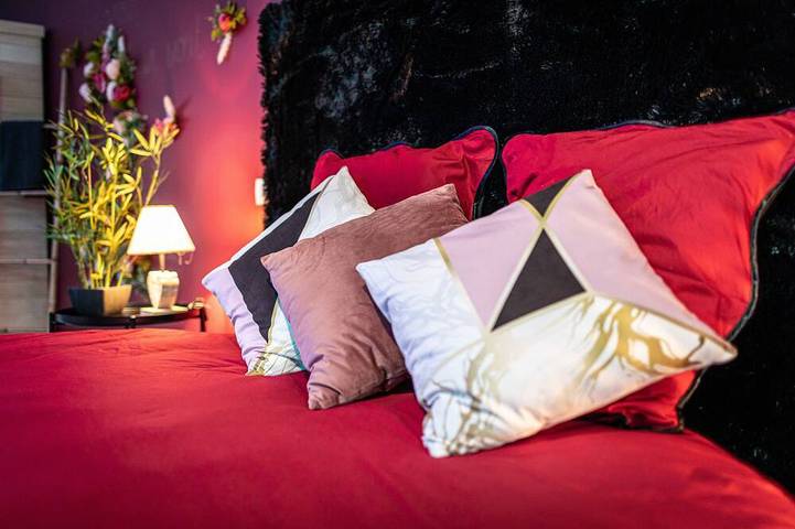 Suite L'échappée - Romantic home - Private Spa in Pézarches, Seine-et-Marne