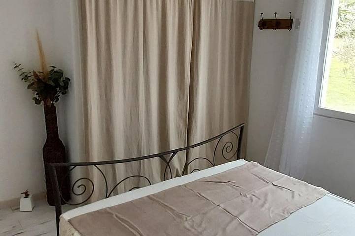 Location de vacances pour 8 personnes, avec terrasse ainsi que jardin et jacuzzi à Chantemerle-lès-Grignan - 4