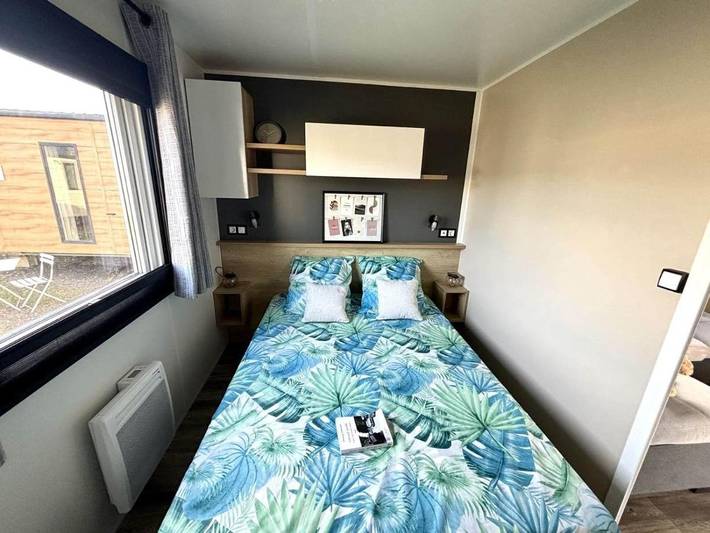 Parc de vacances pour 6 personnes, avec jardin ainsi que vue et piscine, adapté aux familles en Auvergne - 4