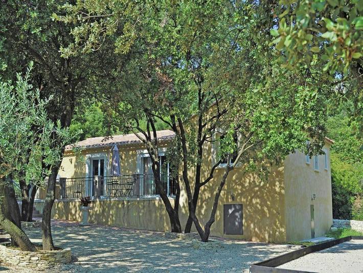Location de vacances pour 5 personnes, avec Terrasse ainsi que Jardin et Piscine à Lédenon - 4