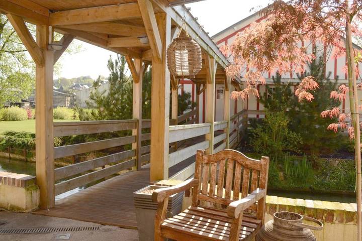 Hôtel pour 3 personnes, avec jardin ainsi que vue sur le lac et vue, animaux acceptés à Héricourt-en-Caux