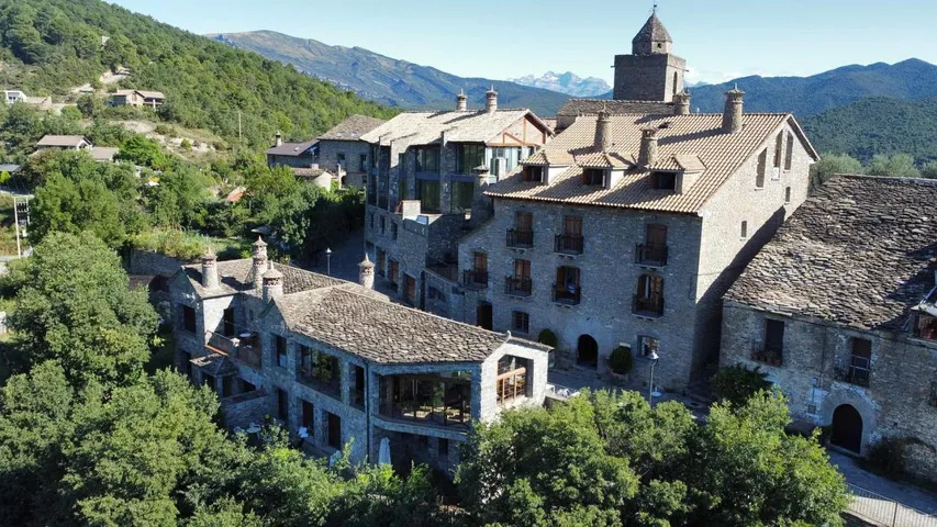 Hotel for 2 people, with view - 1