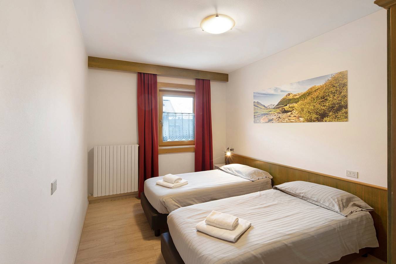 Hel lejlighed, Holiday Apartment "Casa Marcos n 32" with Mountain View, Balcony & Wi-Fi in Livigno (Town), Livigno