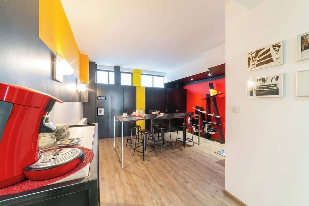 Apartamento entero, Chambre privative rouge in Mulhouse, Región de Mulhouse