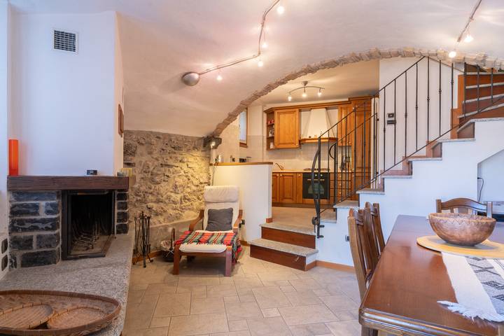 Location de vacances pour 6 personnes, avec vue ainsi que balcon et vue sur le lac à Lierna - 4