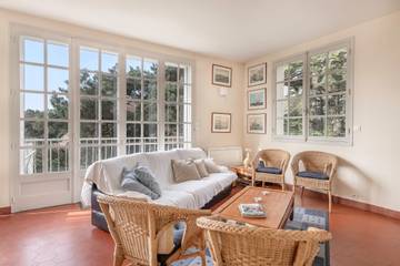 Gîte pour 8 personnes, avec jardin et balcon, adapté aux familles dans Port de Gourmalon