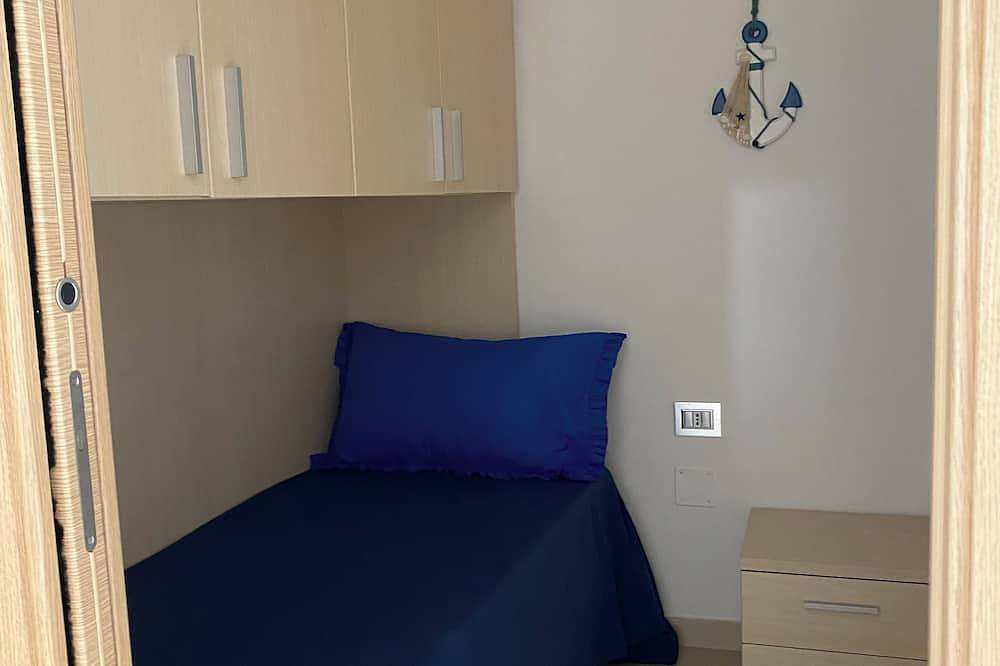 Brand new apartment, renovated in 2023, close to the sea, with terrace in Gaeta, Latina Province