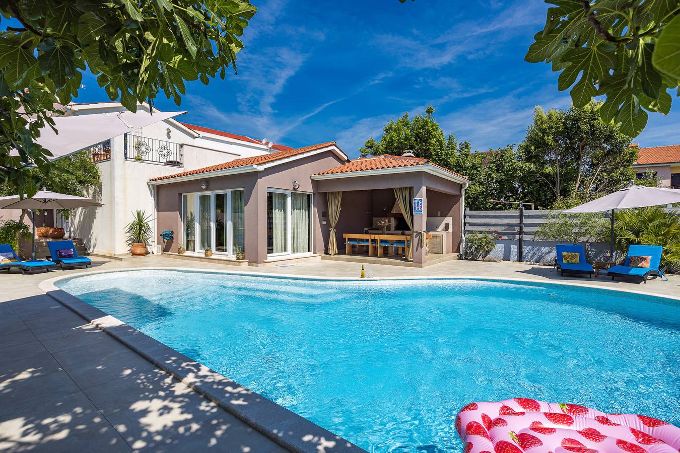 Five bedroom villa Emily with pool in Medulin in Medulin Stadt, Medulin