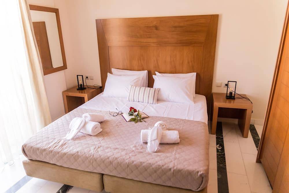 Apartamento entero, Newly renovated apartment only 5 minutes away from beach in Region de Chania