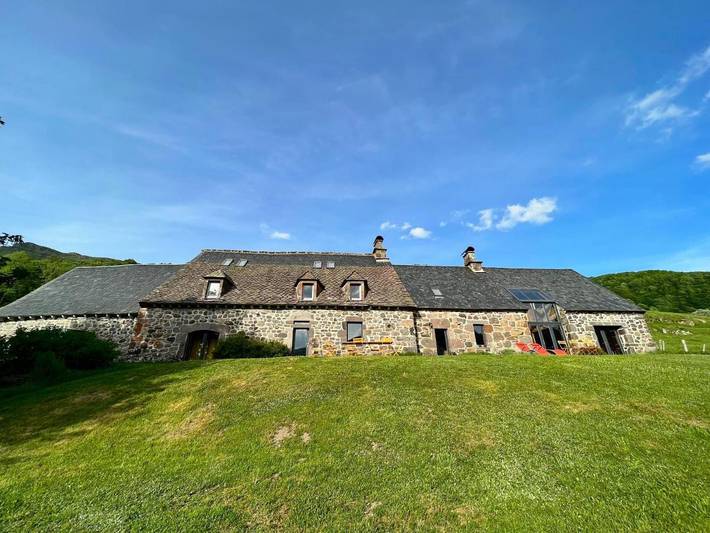 Location de vacances pour 15 personnes, avec vue et jardin à Le Falgoux - 4