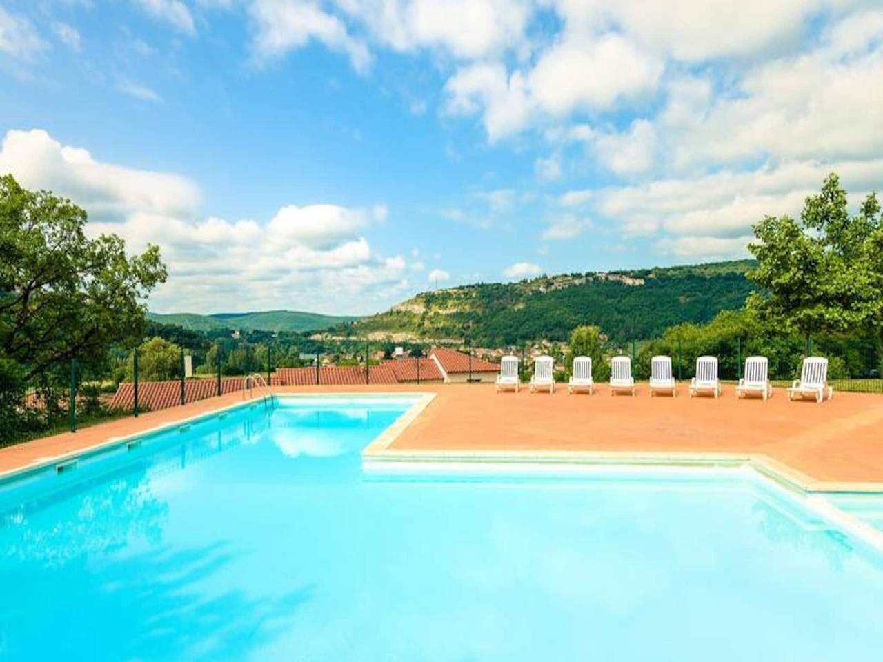 Entire apartment, 2-room maisonette for 4 people in Cajarc, Causses du Quercy Regional Nature Park