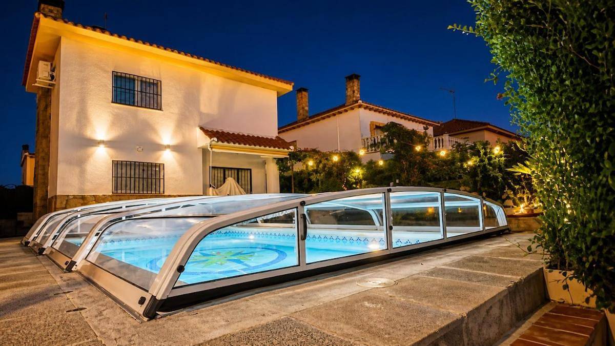 Villa privada con piscina, jardín y Bbq cerca de Madrid in Carranque, Área Metropolitana de Madrid