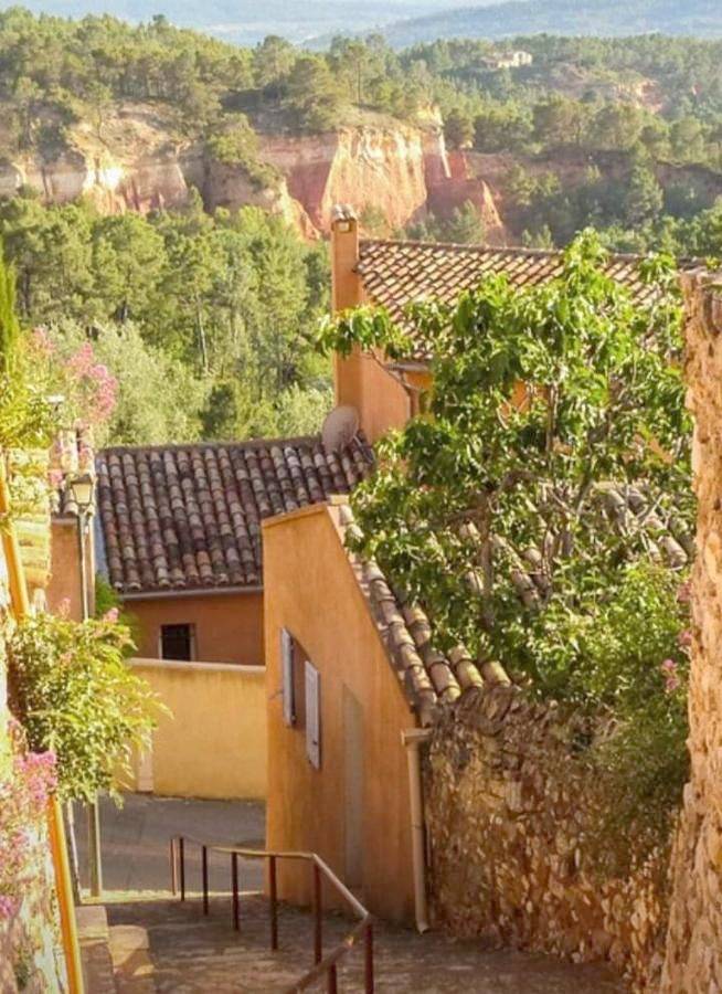 Appartement entier, Apartment in Roussillon, Parc naturel régional du Luberon