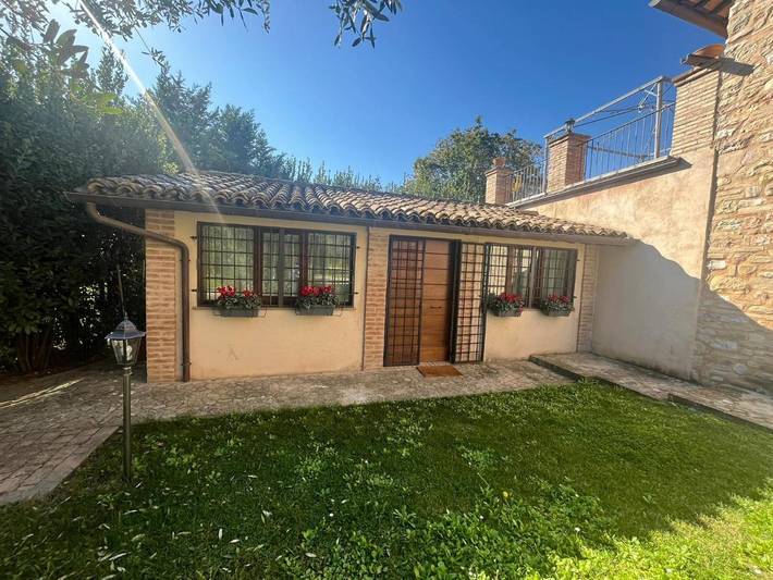 Chambre d’hôte pour 4 personnes, avec jardin ainsi que piscine et jacuzzi à Spello - 2