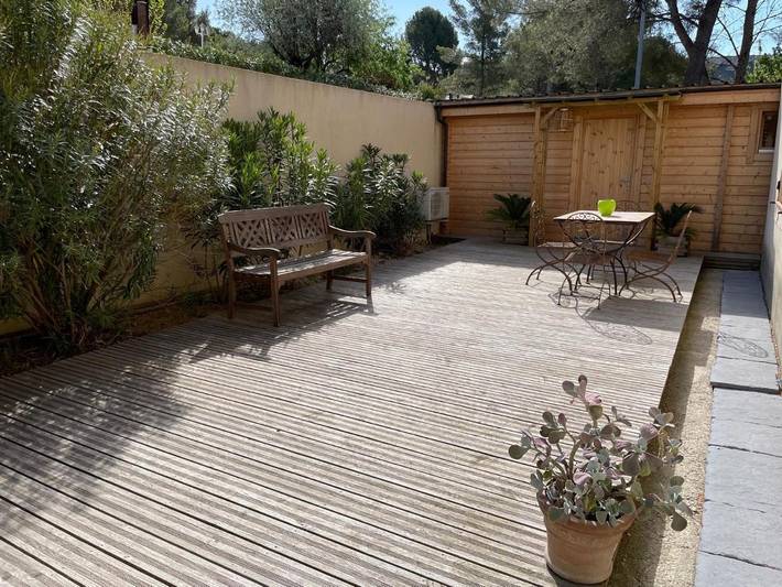 Chalet pour 2 personnes, avec terrasse ainsi que jardin et vue - 1