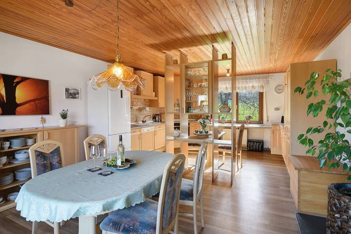 Ganze Wohnung, Ferienwohnung "Dein Wald und Wein Hideaway" mit privater Terrasse, Garten & Wlan in Kommen, Bernkastel-Kues & Umgebung